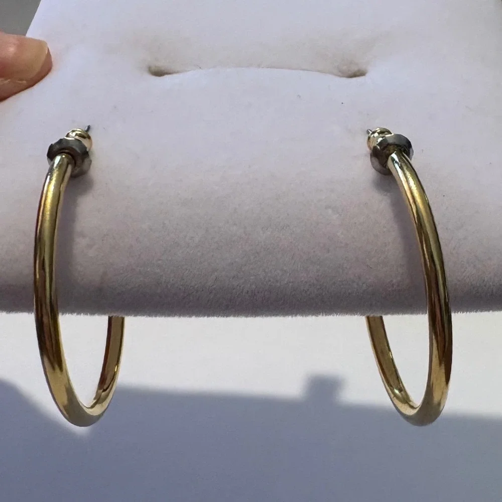 Classic Gold Tone Medium Round Hoop Earrings 1‎ Inch Polished Minimalist Post